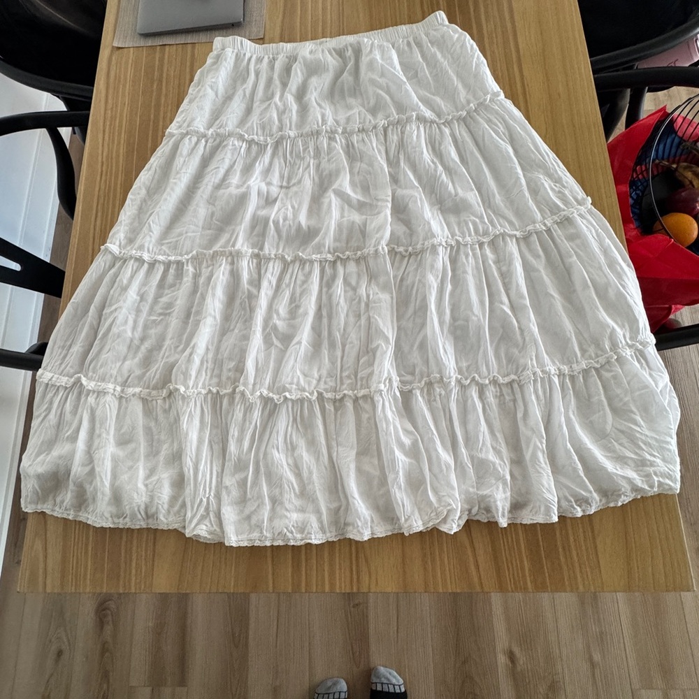 ARITZIA white damasque skirt size XL